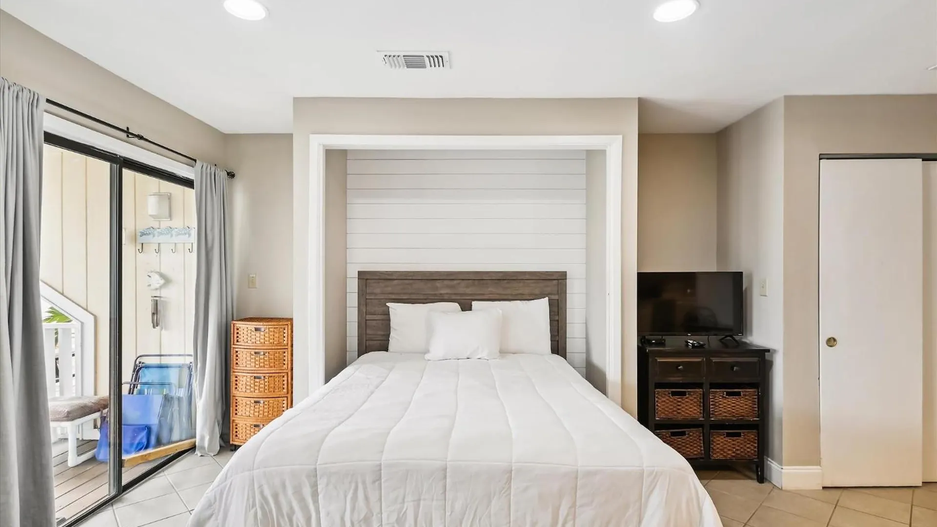 Sandpiper Cove 8132- By Holiday Isle Properties Destin Apartment
